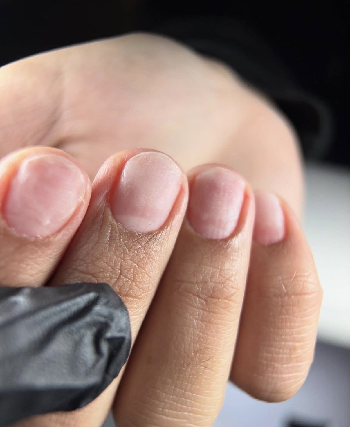 Avant : ongles naturels sans pose